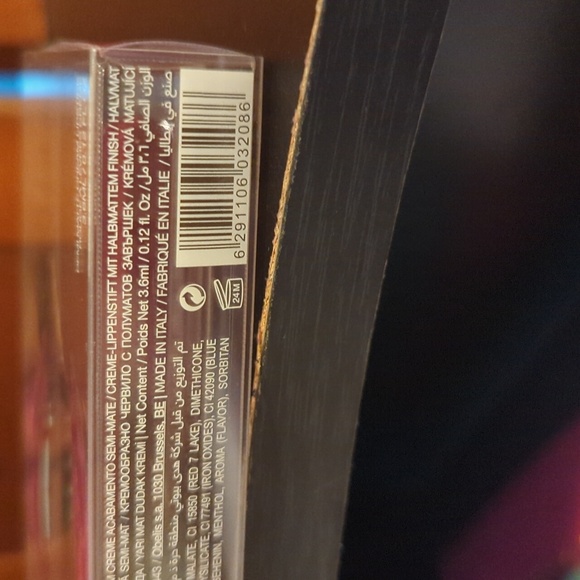 Huda Beauty Demi Matte Cream Lipstick Stain Bawse Bold Wine Color NEW NIB NICE - Picture 8 of 8